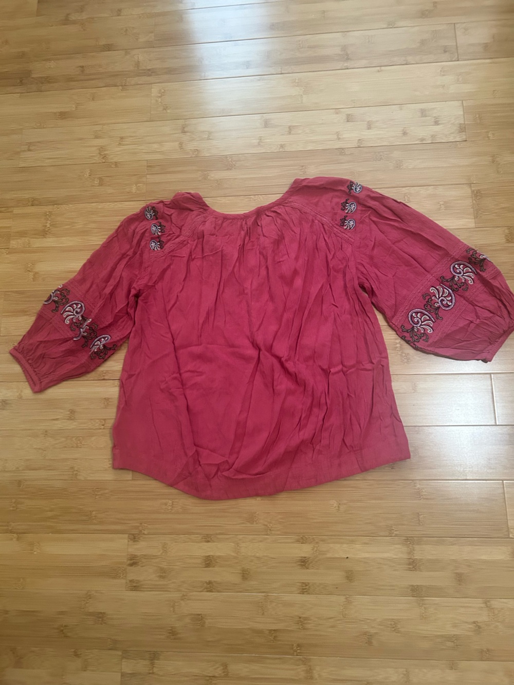 Shyanne Women's Barberry 3/4 Sleeve Embroidered Peasant Top